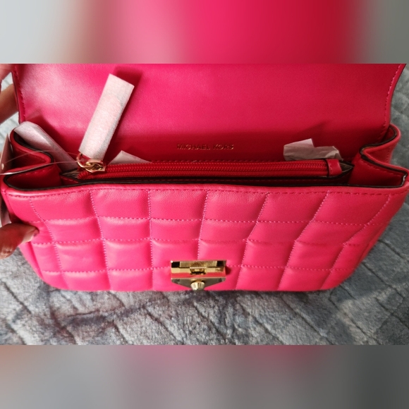 ⭐️ Host Pick ⭐️ NWT Michael Kors SoHo Quilted Leather Large Shoulder Bag - Picture 5 of 12